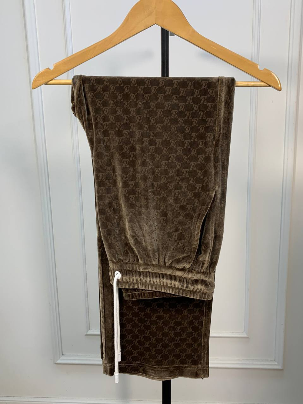 Прогулочный костюм Louis Vuitton