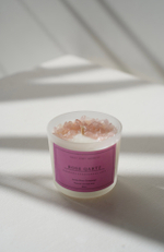 Ароматическая свеча с натуральным камнем "Розовый кварц" и ароматом "Розовое шампанское"