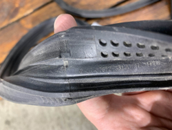 Уплотнитель двери задний левый Camry (XV70) 17-нв Б/У Оригинал 6787233120