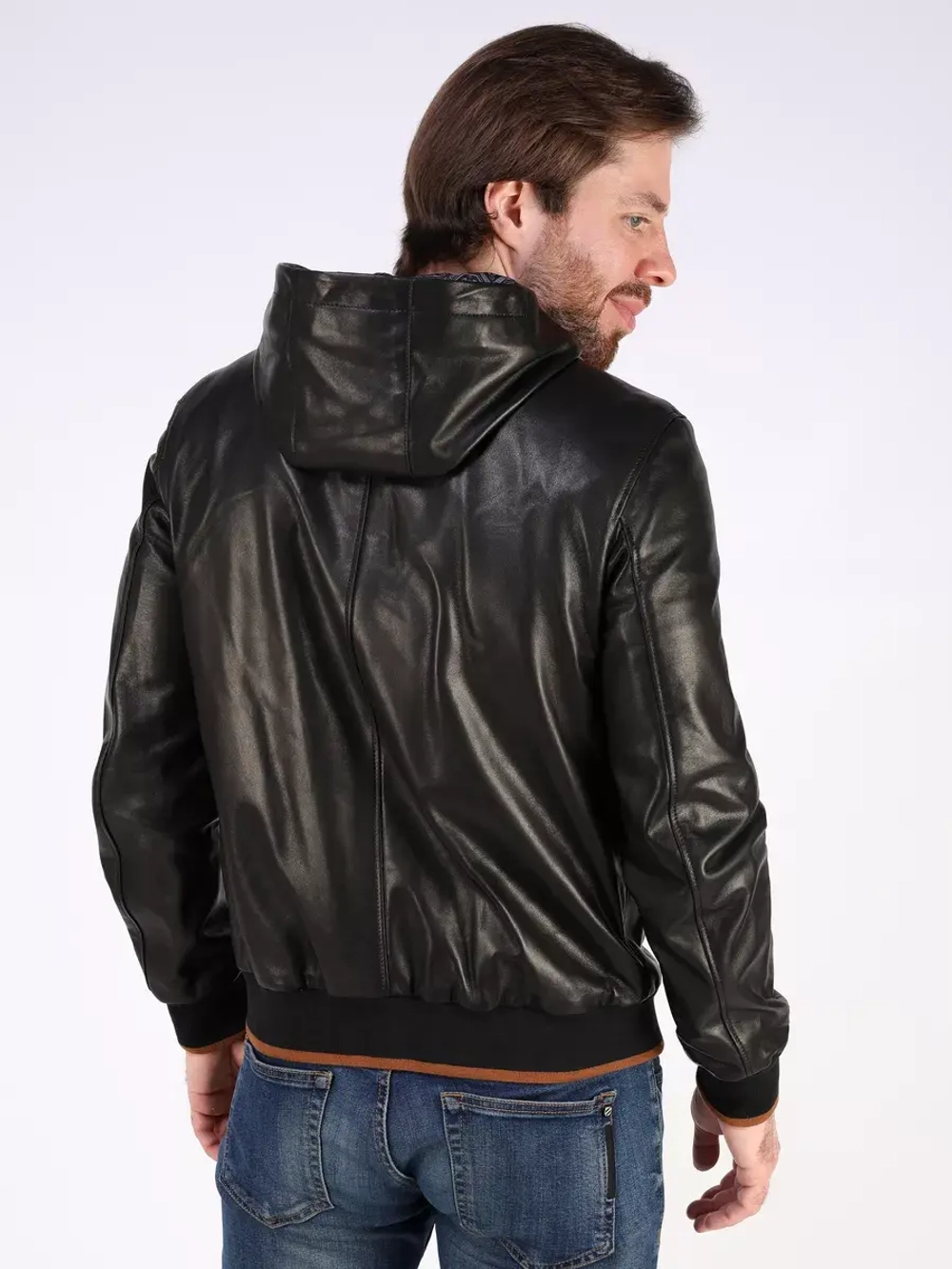 Кожаная куртка демисезонная с капюшоном