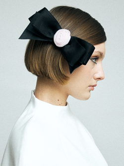 Бант двойной с розовой розой