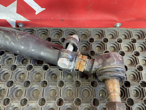 Тяга рулевая поперечная