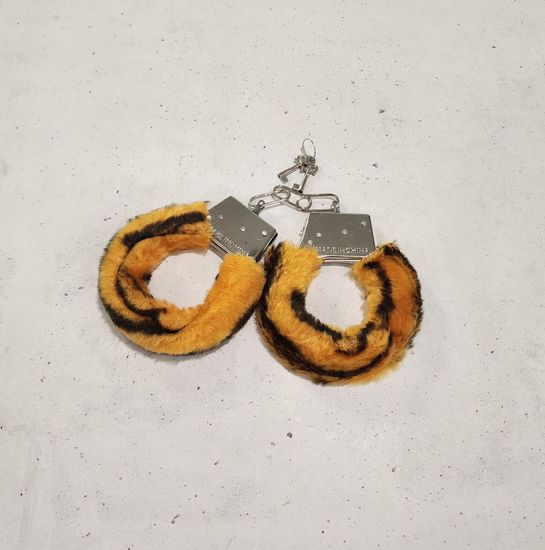 Наручники меховые, тигровые