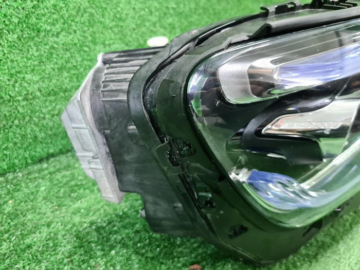 Фара правая Mercedes GLB X247 (2019-2023) LED