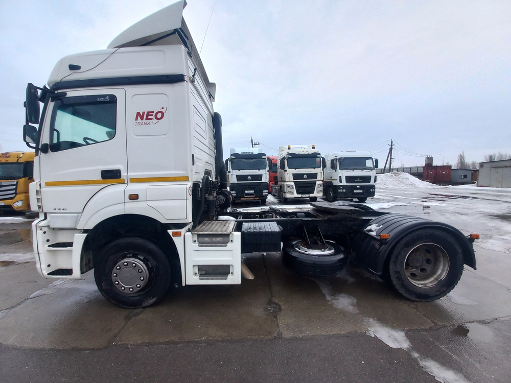 КамАЗ М1840 4x2 Седельный тягач 5490-S5 (Дизельный, 12,0 л, 401 л.с., МТ)