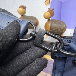 Сумка через плечо/мессенджер Louis Vuitton Trio