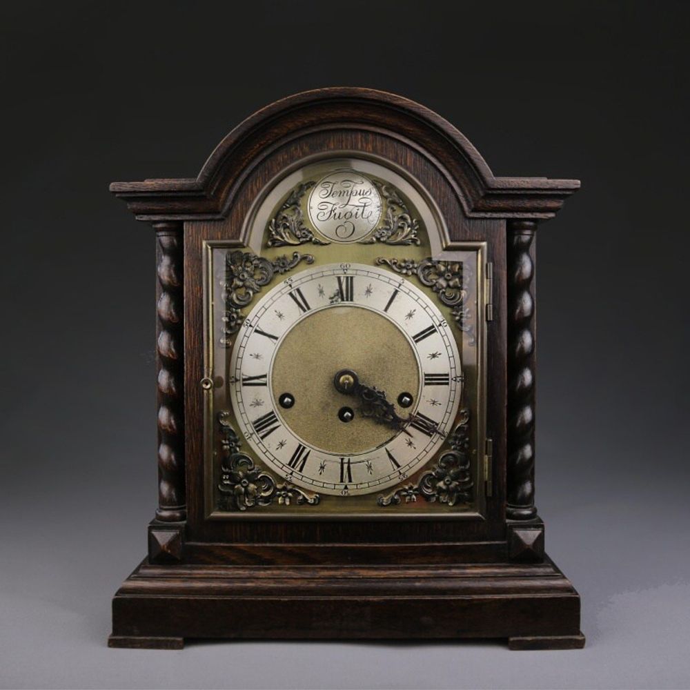 Настольные голландские часы