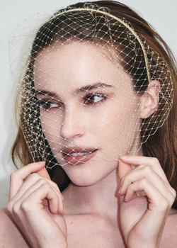 Вуаль на невидимом ободке соломенная