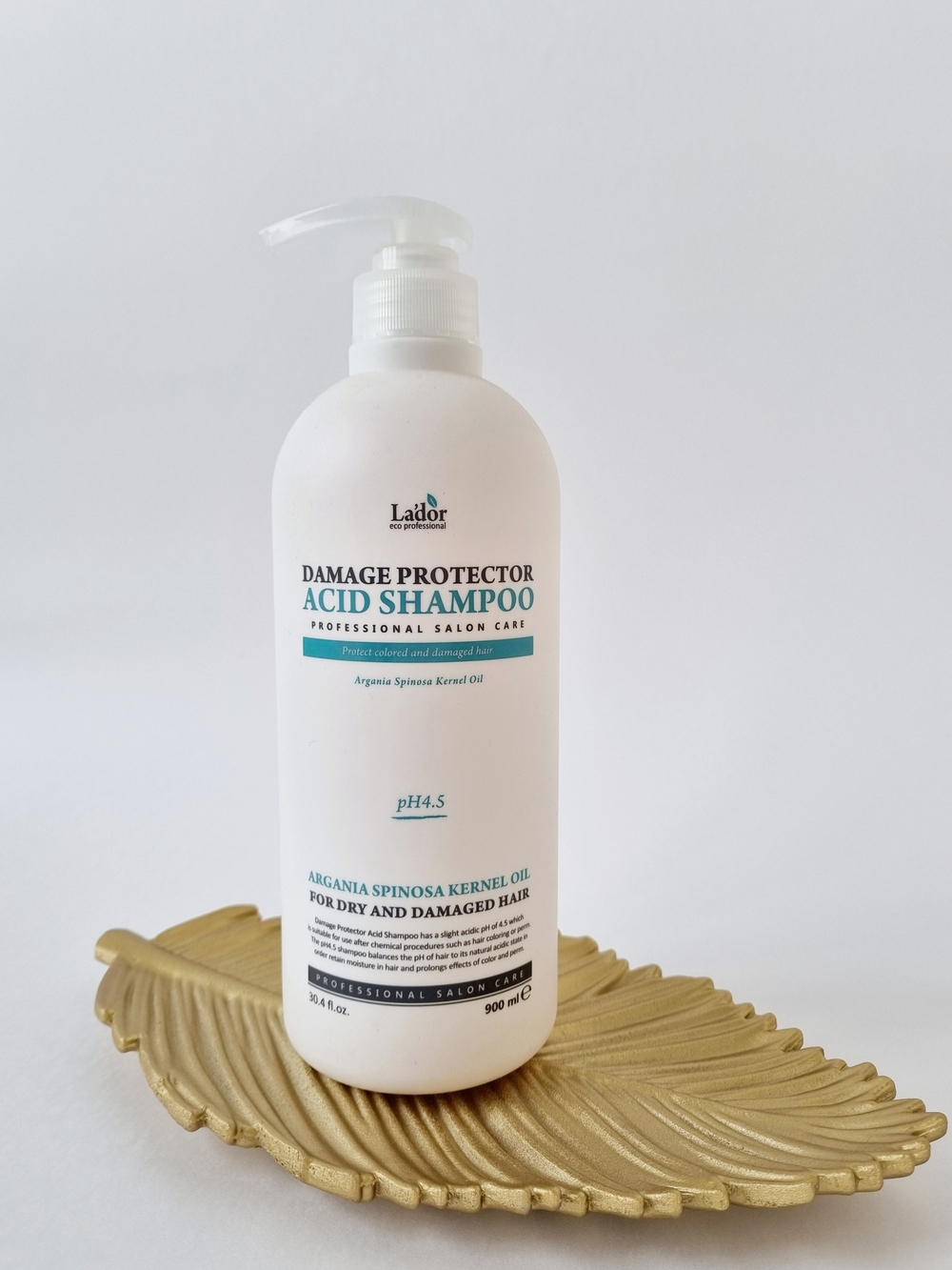 Шампунь для окрашенных и поврежденных волос с аргановым маслом Lador Damaged Protector Acid Shampoo, 900 мл.