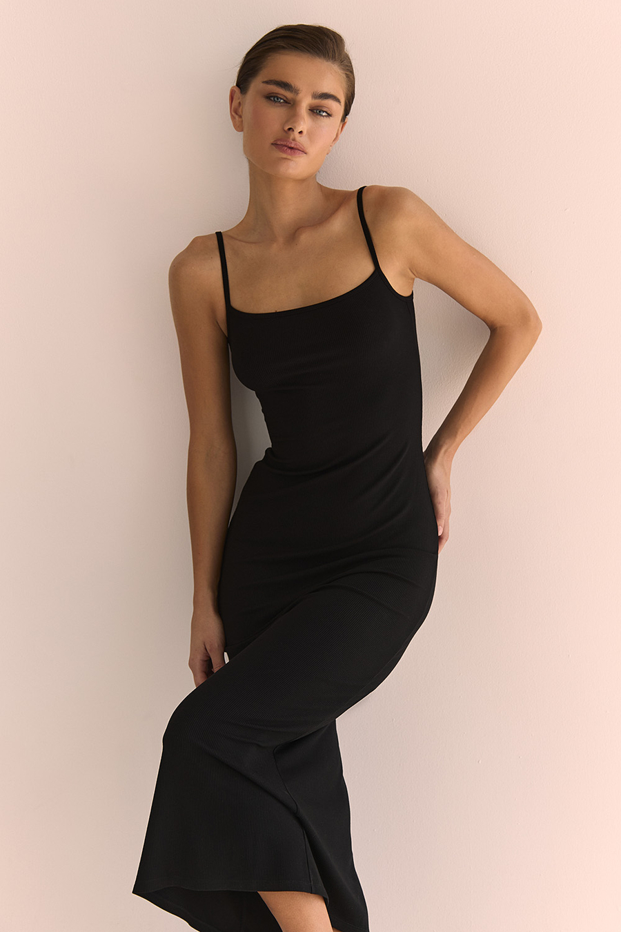 Платье на тонких бретелях Чёрный