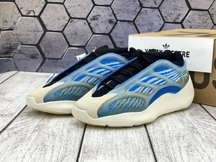 Yeezy 700 V3 Arzareth