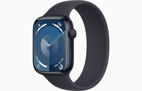 Умные часы Apple Watch Series 9 45 мм из алюминия цвета «тёмная ночь», силиконовый ремешок Solo «темная ночь» (размер 6)