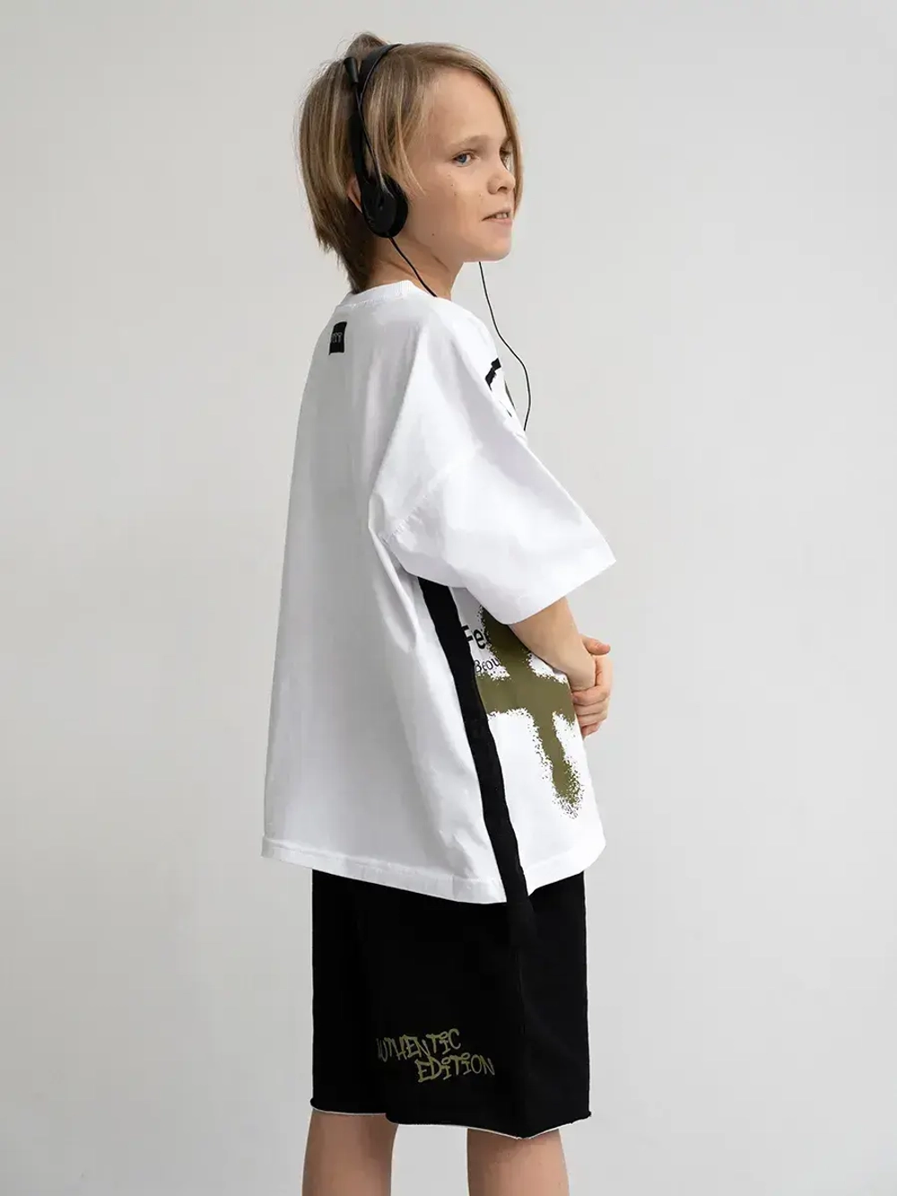 Спортивный костюм для мальчика с шортами в школу