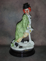 Статуэтка. Фарфор. Клоун на самокате. Capodimonte. Италия