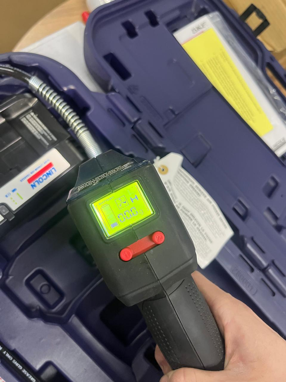 Аккумуляторный шприц Линкольн PowerLuber (ПауэрЛабер) для пластичной смазки