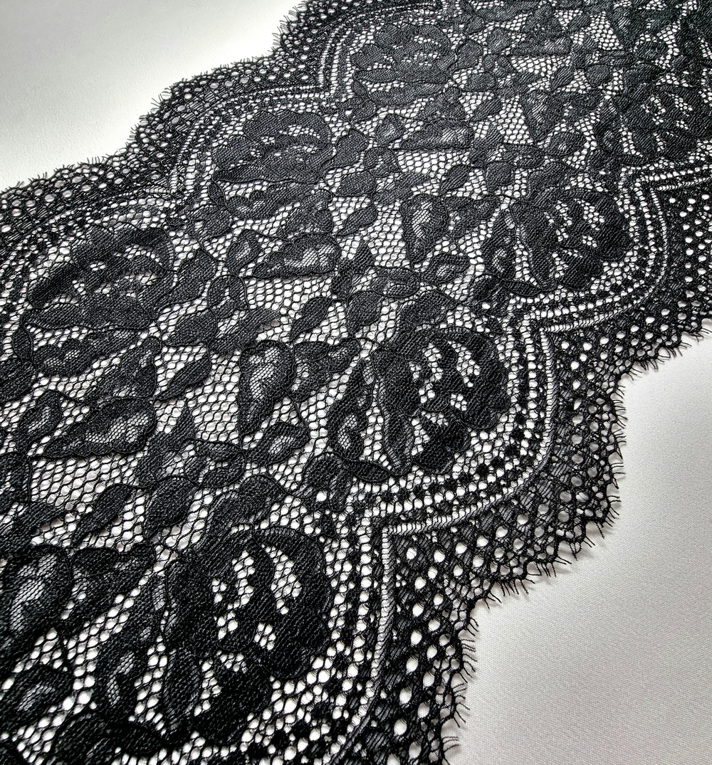 Кружево эластичное чёрное с ресничками К128