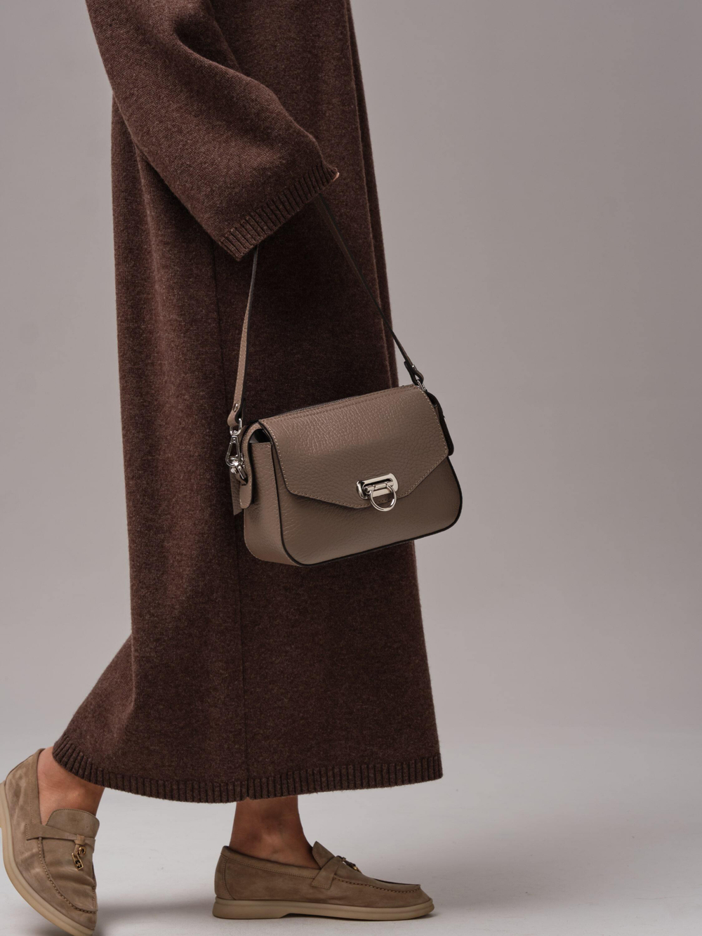 Женская сумка кросс-боди Azaro тауп соло