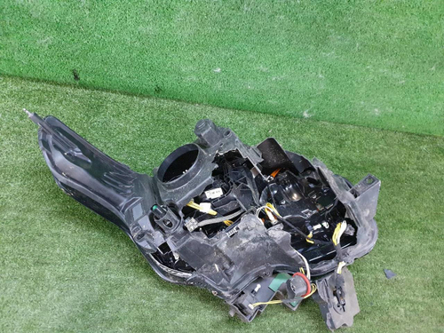 Битая Фара левая Range Rover Vogue 4 (2012-2017) ксенон