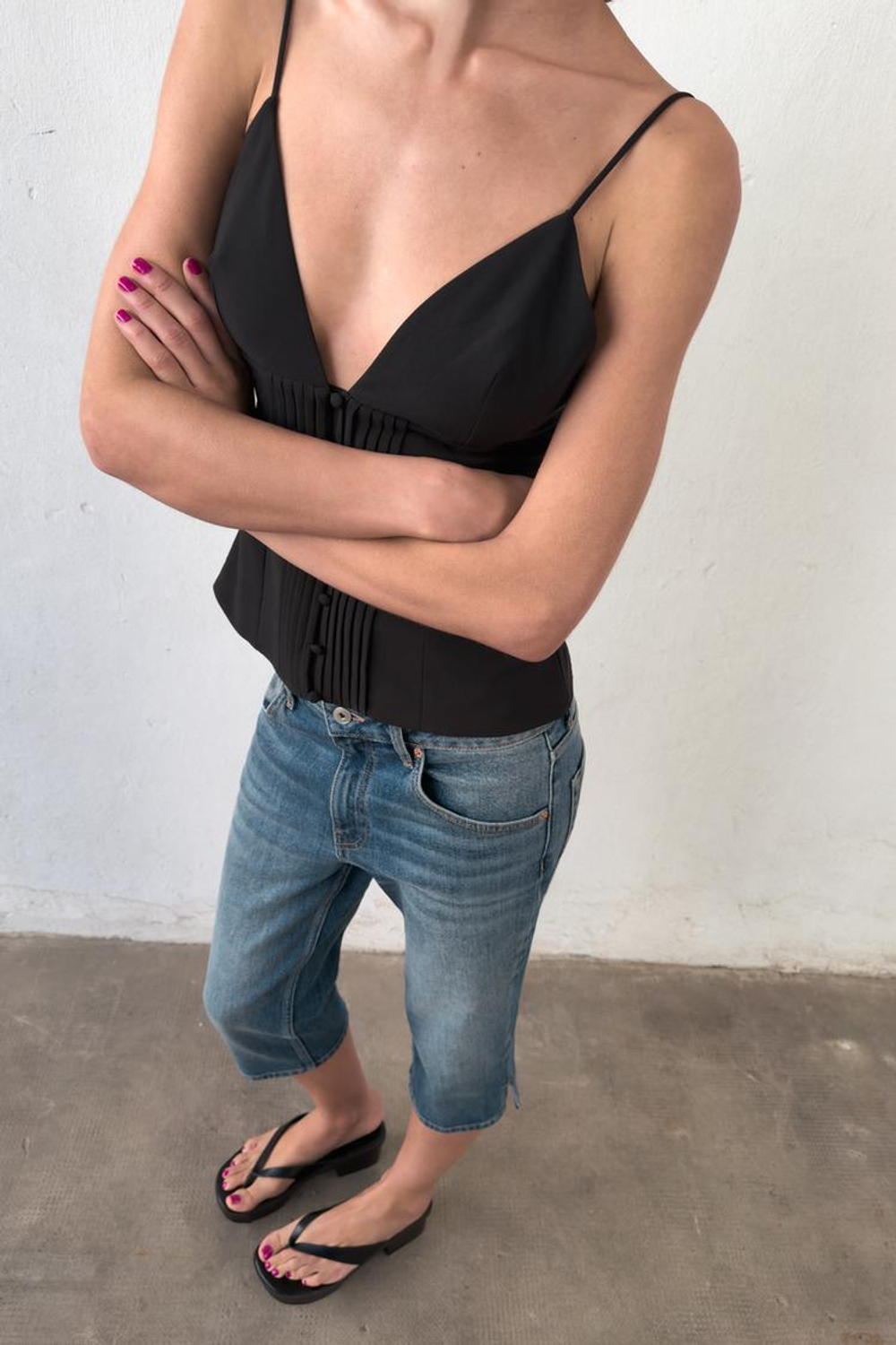 ZARA ТОП С БРЕТЕЛЯМИ И СКЛАДКАМИ, ЧЕРНЫЙ