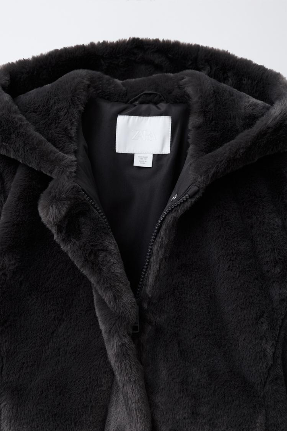 ZARA КУРТКА С КАПЮШОНОМ И ОТДЕЛКОЙ ПОД МЕХ, АНТРАЦИТОВО-СЕРЫЙ