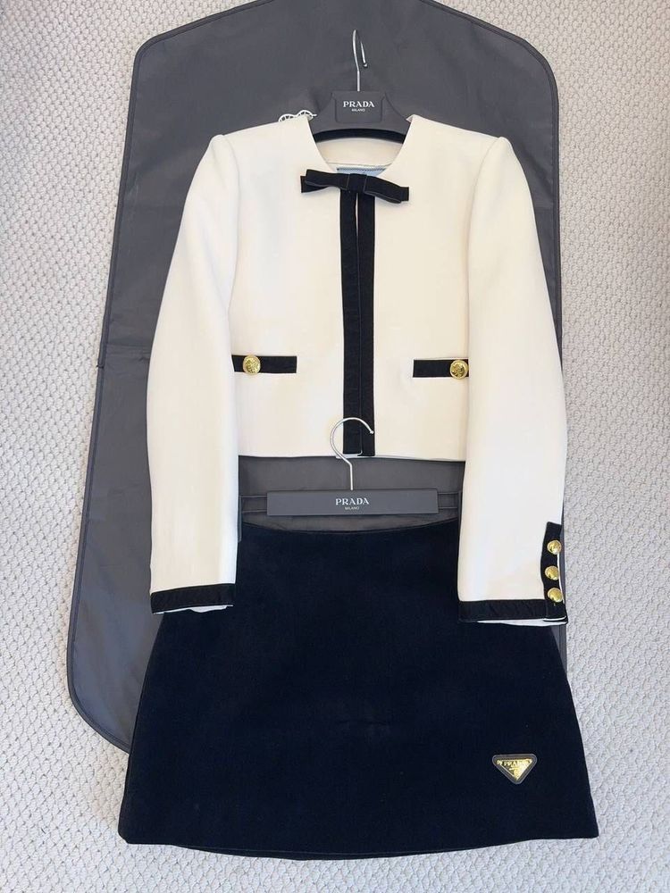 Джинсы Prada