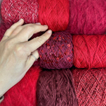 Набор итальянской фантазийной пряжи "СЕРДЦЕ " для топа, футболки, джемпера; Состав: оригинальная пряжа с пайетками, хлопок, велюр, микрофибра, кидмохер, «лебяжий пух»; Общий вес: 570 гр MP