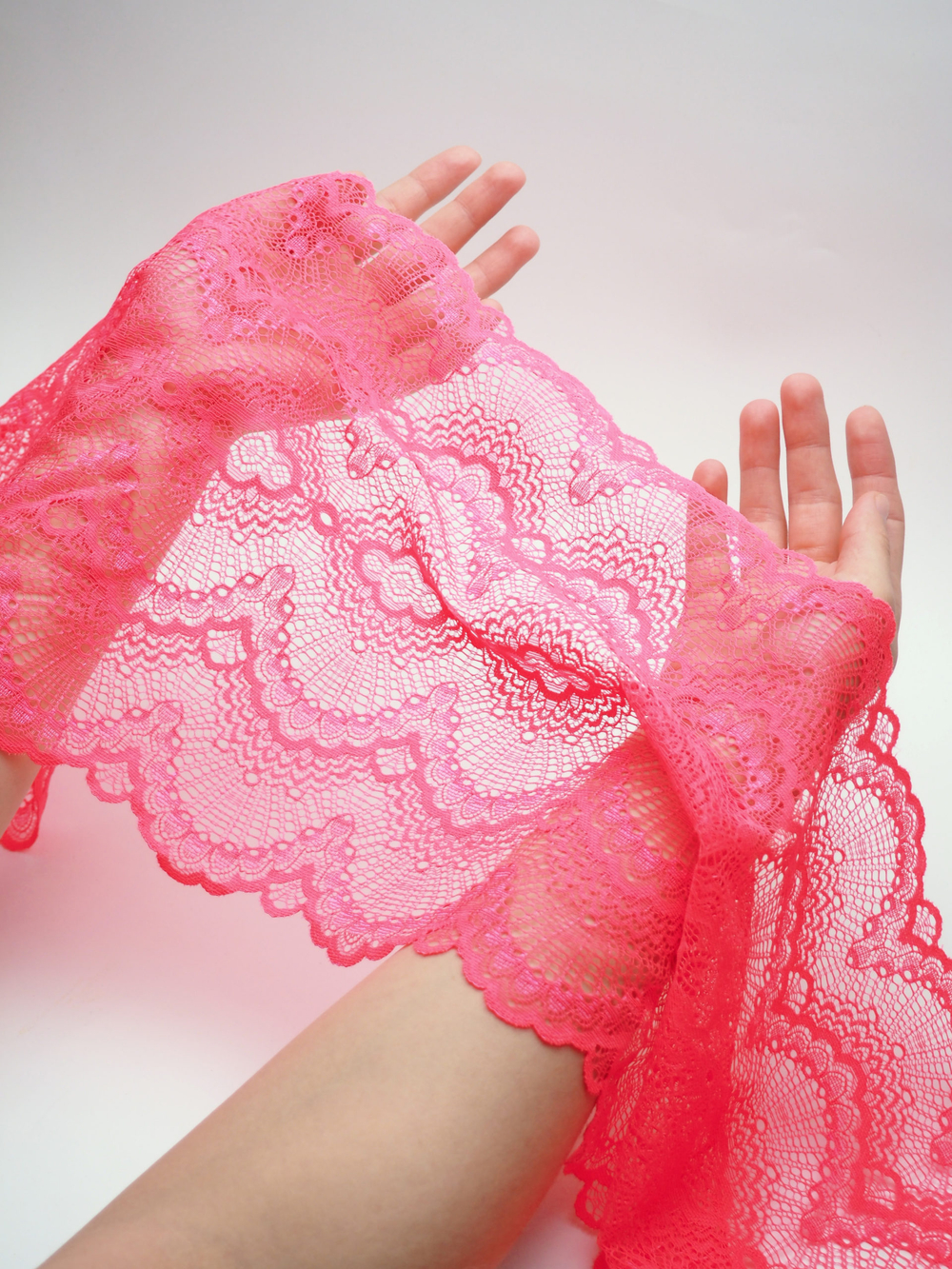 Эластичное кружево розовое-красное неоновое ширина 20.5 см