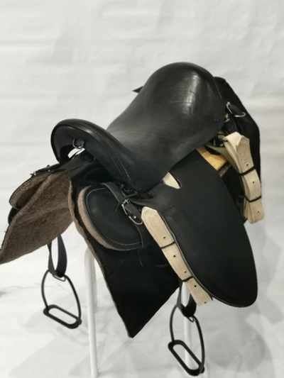 Седло кавалерийское полный комплект