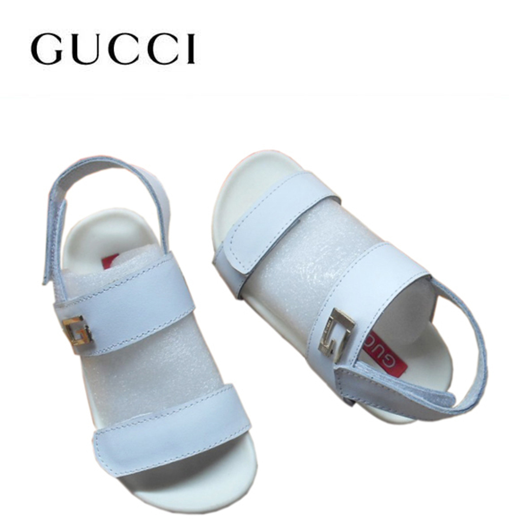 Босоножки детские из гладкой кожи на застежках-липучках