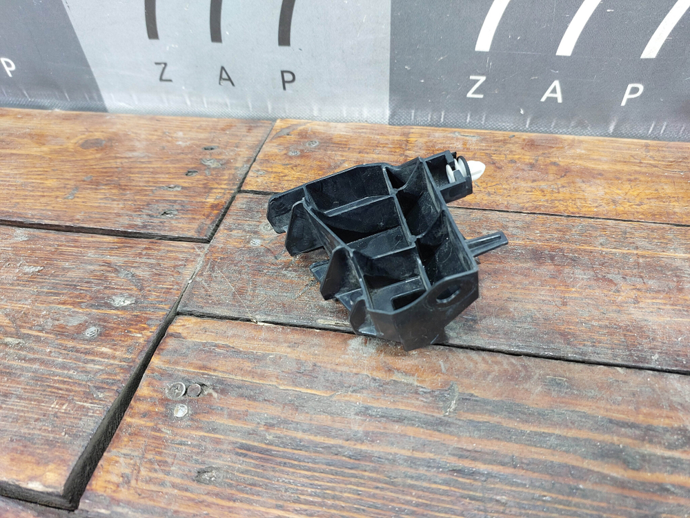 Кронштейн заднего фонаря Land Cruiser Prado 150 09-17 Б/У Оригинал 5256360060