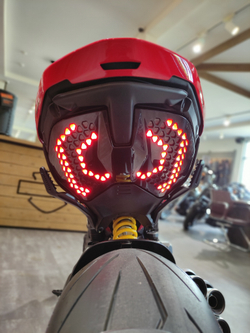 Ducati Diavel V4 (2025) RED