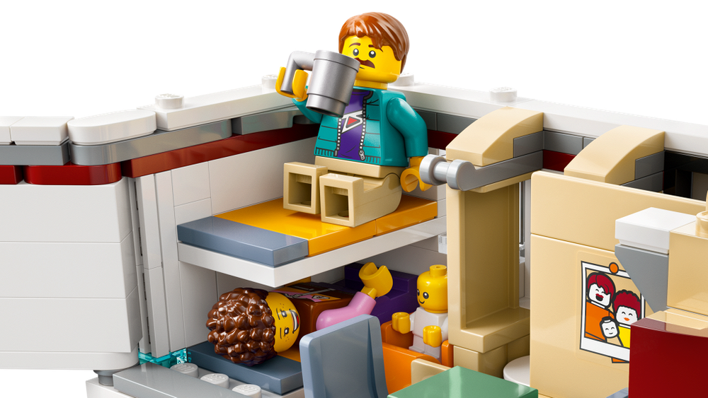 LEGO City 60454 «Туристический фургон для отдыха и приключений» — кемпинг мечты