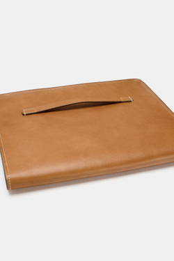 ZARA КОЖАНЫЙ ЧЕХОЛ ДЛЯ IPAD, КОРИЧНЕВЫЙ