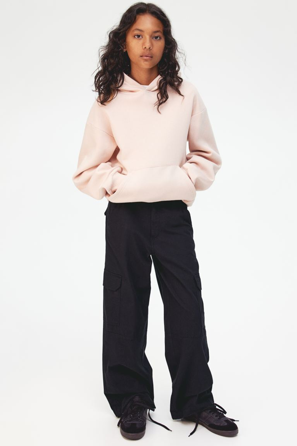 H&M Широкие брюки-карго, черный