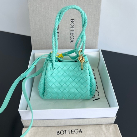Bottega Veneta Small Parachute 21 cm