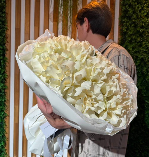 Букет белые французские розы 15шт