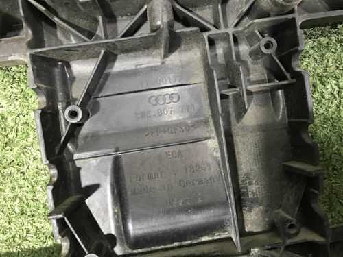 Кронштейн решетки радиатора Audi A5 2 8W (2016-2020)