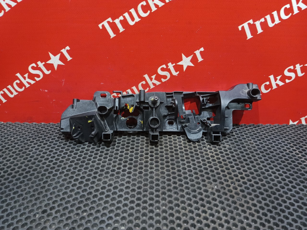 Кронштейн кнопок сиденья 2018г.