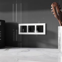 Розетка с заземлением и со шторками, без рамки Werkel черный акрил W1171148