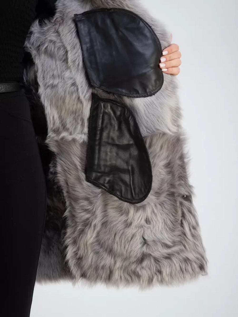 Дубленка зимняя с капюшоном натуральная оверсайз