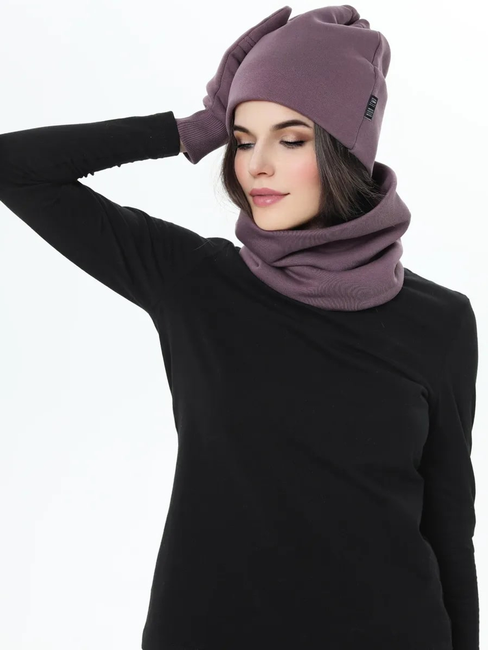 Шапка бини с начесом для хвоста, дред и кос