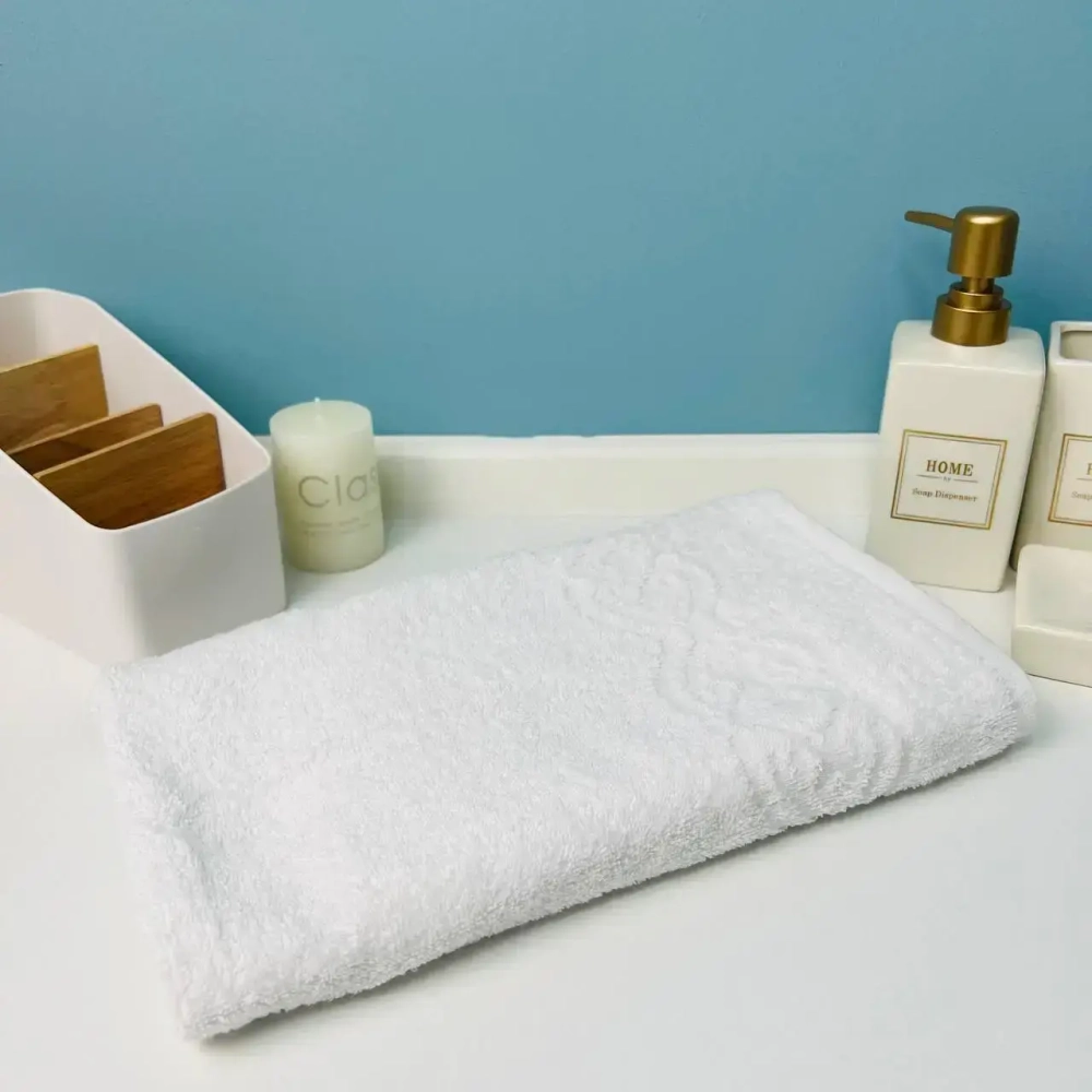 Полотенце махровое 50*90см «Vivien» цвет белый жасмин 01000 плотность 400гр/м2 с петелькой-подвесом