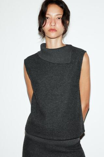 ZARA МЯГКИЙ ТОП С ОТКРЫТЫМ ВЫРЕЗОМ, ТЕМНО-СЕРЫЙ