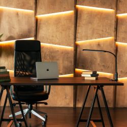 TLD-572 Black-LED-500Lm-4500K-Dimmer Светильник настольный светодиодный на струбцине. 7W. Сенсорный выключатель. Диммер. Черный. ТМ Uniel