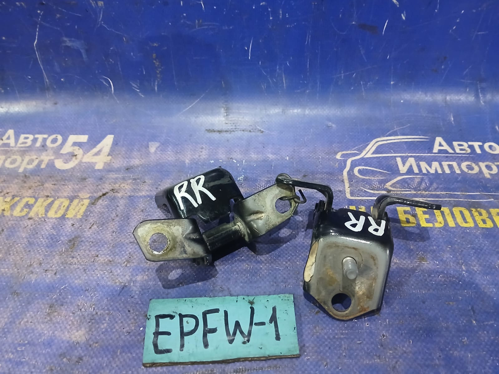 Петля двери задней правой MAZDA TRIBUTE 2002