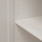 Комод белый с 4 ящиками и 2 дверями Харви из массива сосны с филенкой для спальни и кухни в викторианском стиле, комод деревянный для вещей и одежды на ножках напольный