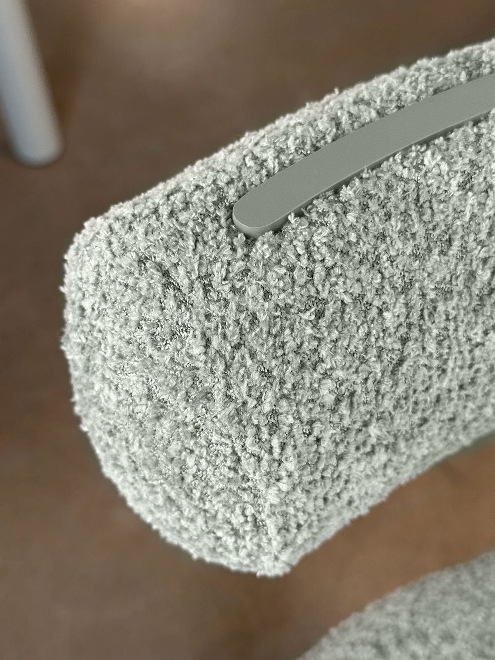 Полубарный стул Bold