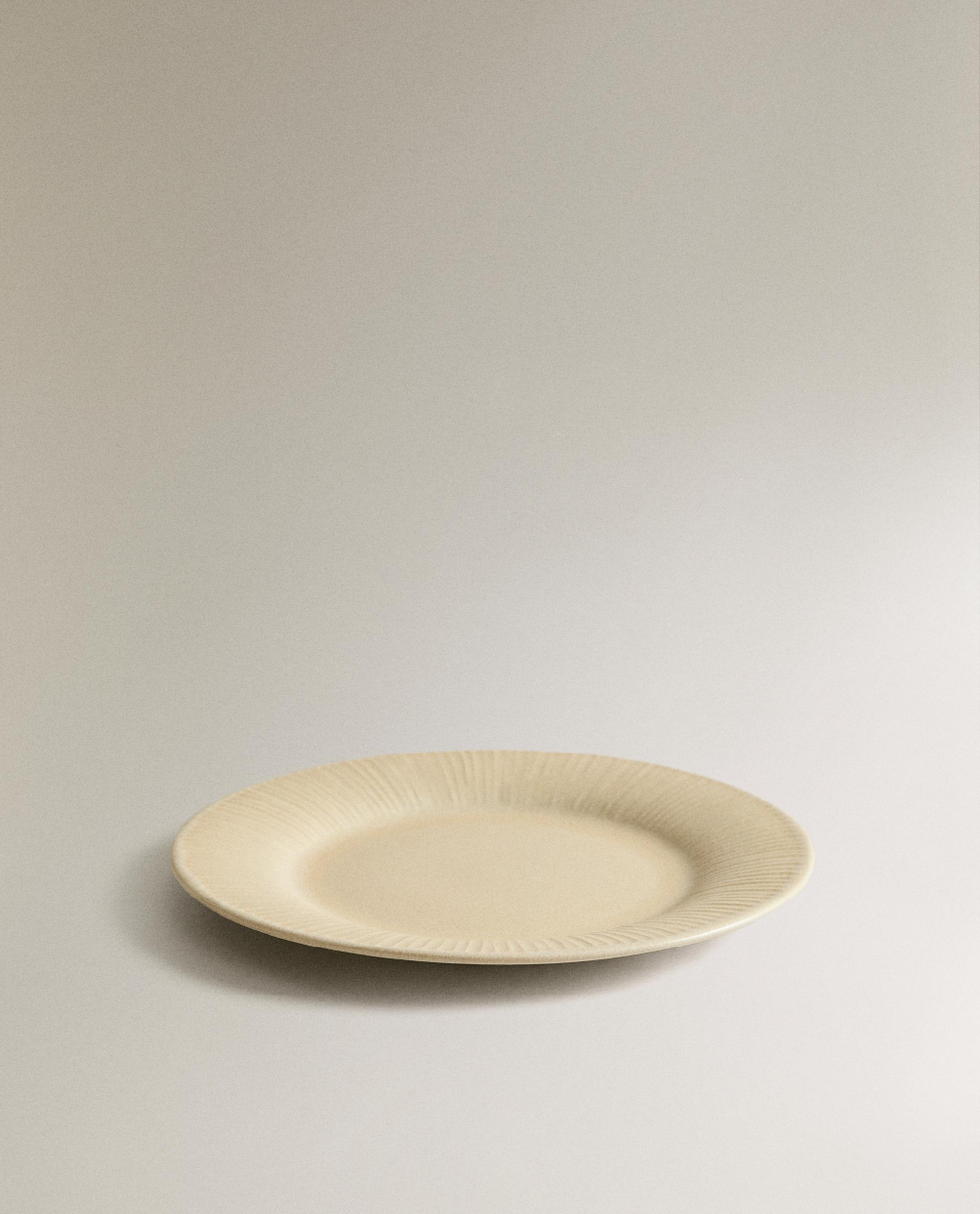 Zara Home тарелка десертная из каменной керамики, цвет бежевый, 22 см