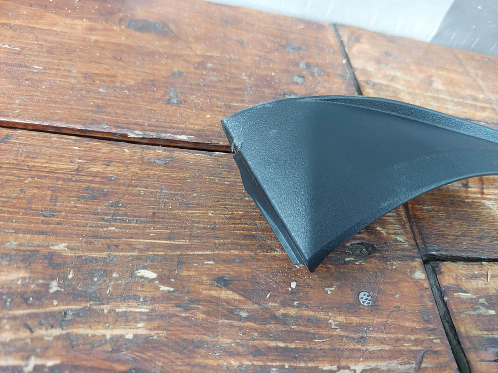 Накладка проема багажника левая (водосток) Toyota Camry (XV70) 17-нв Б/У Оригинал 6457233060