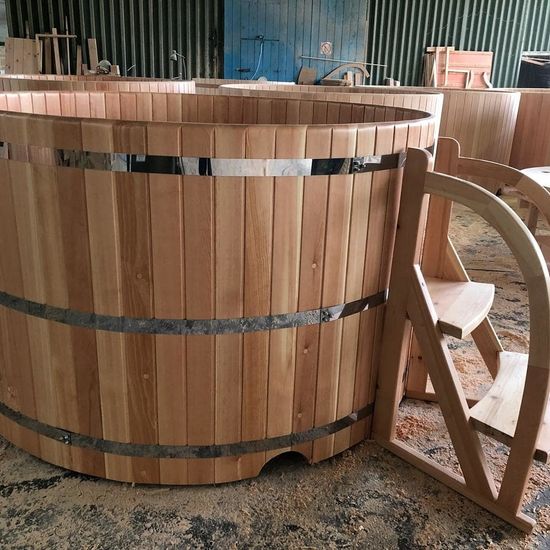 Круглая купель из кедра